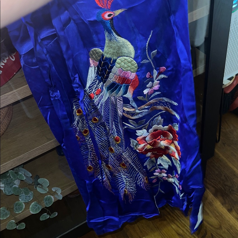 Vintage Embroidered Robe STUNNING - Picture 3 of 17